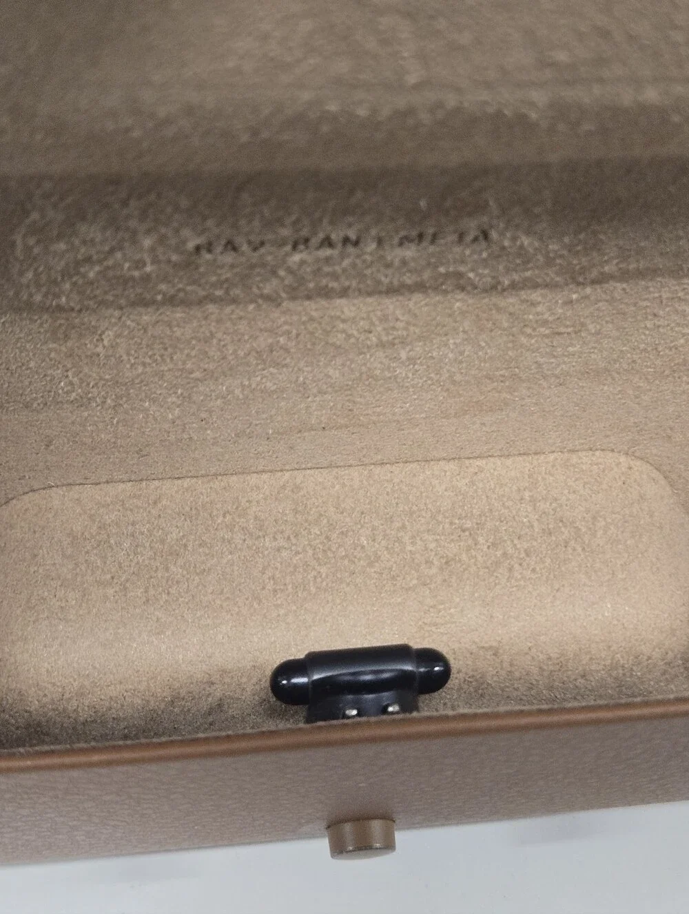 Ray-Ban GENUINE META‎ GLASSES Charger Case